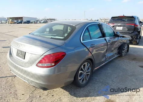 2016 Mercedes-Benz C 300 из США, поврежденный, VIN 55SWF4JB3GU132566